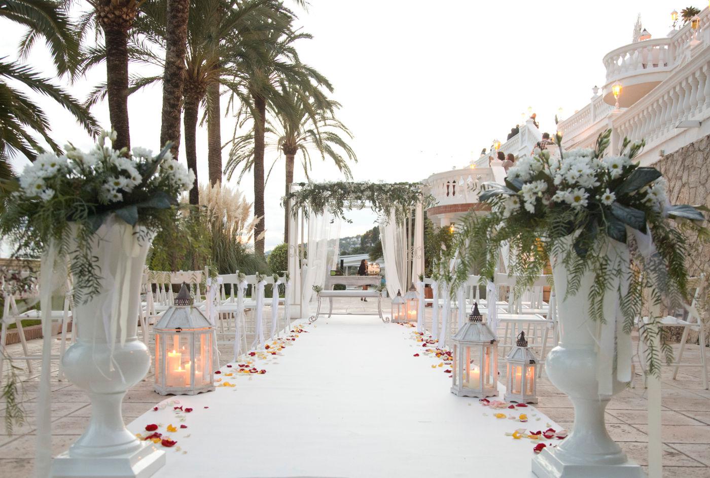 Book your wedding day in 5* Luxury Hotel Wedding